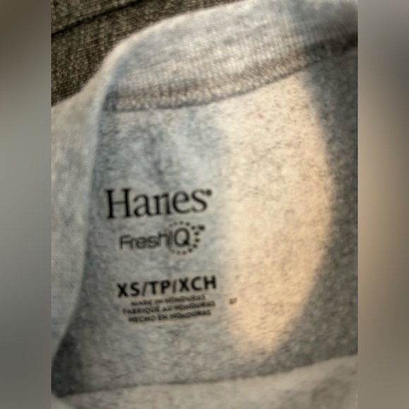 👦Hanes Kids Roundneck Sweater color Grey size XS, Like New Condition - Picture 3 of 3
